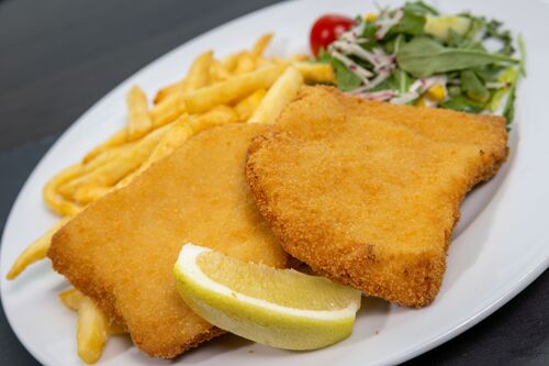 Schnitzel 'Wiener Art' mit Pommes Frites